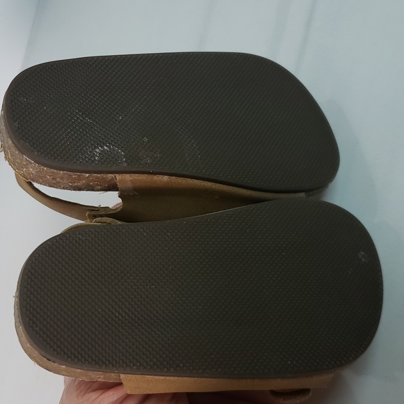 Old Navy Faux Leather Double Buckle Sandals 6-12M - Picture 13 of 13